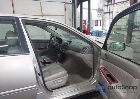 2005 Toyota Camry Xle V6 from USA, damaged, VIN 4T1BF30K55U104344